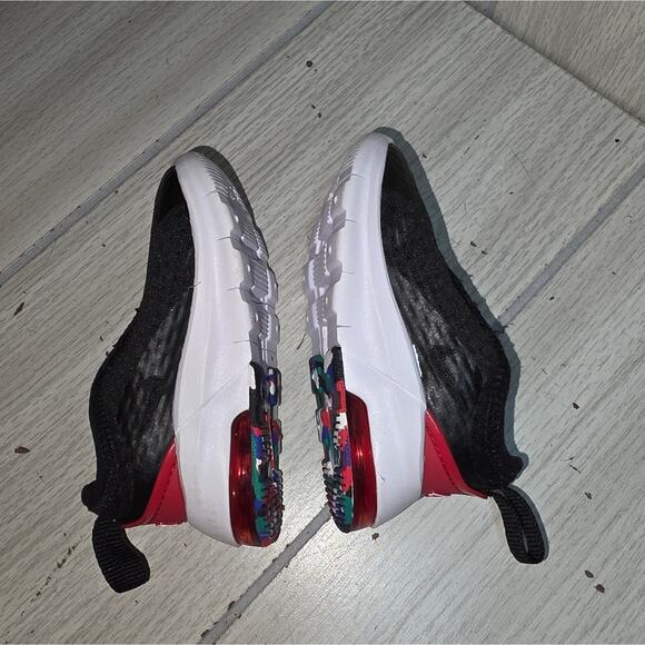 Nike Toddler Air Max Motion 2 Black & Red Sneakers Slip-On Design Crib Baby Shoe - Picture 5 of 7